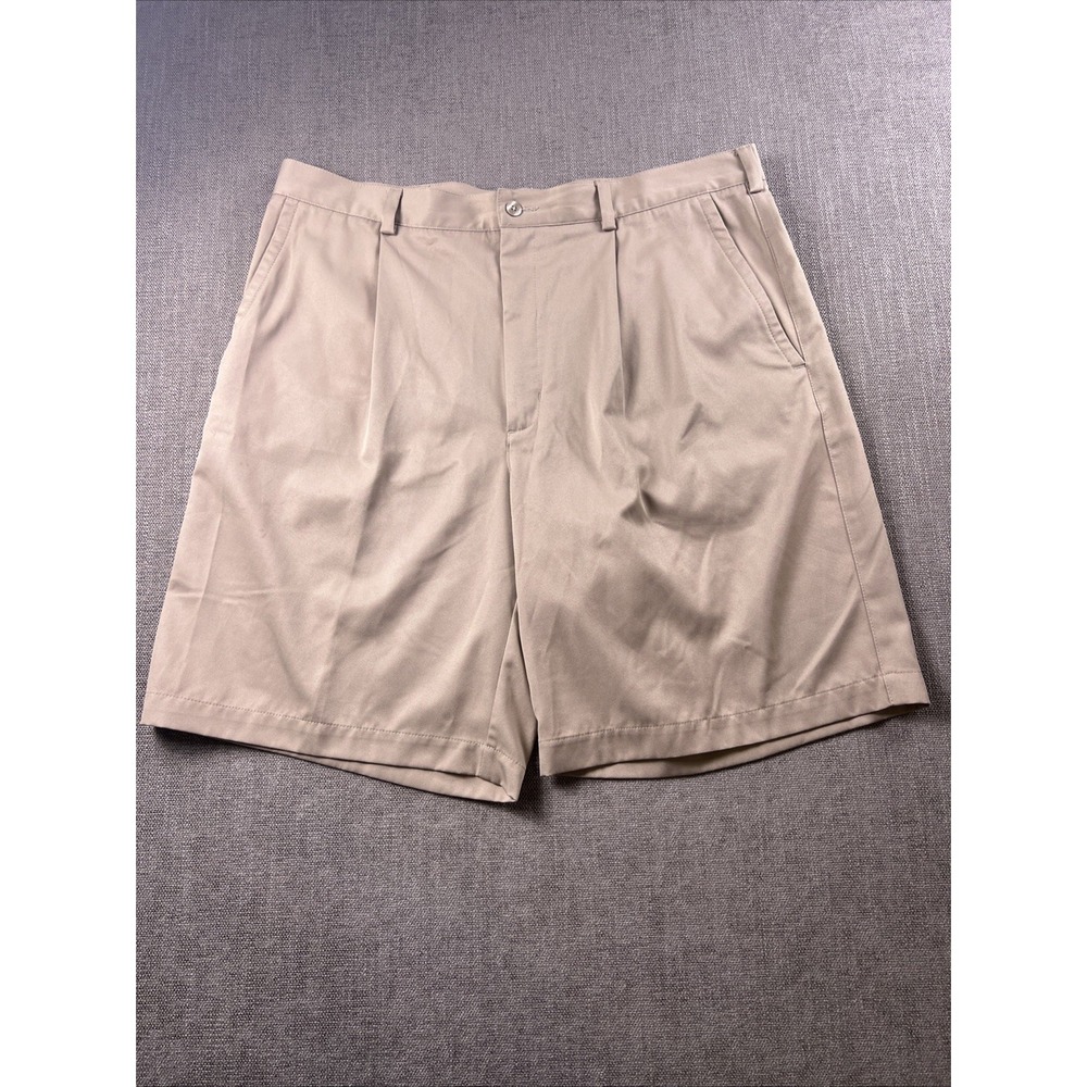Nike Golf Shorts Men's 38 Beige Pleated Logo Pockets Casual Preppy Swoosh